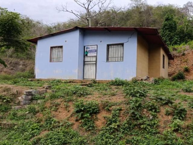 Casa en Venta en Carvajal Trujillo 72 m2. 3 hab