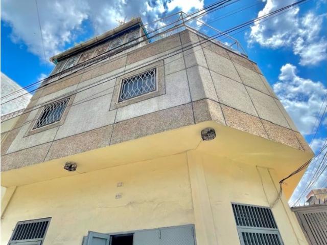 Casa en venta en Catia, para uso residencial y comercial. Pie de calle