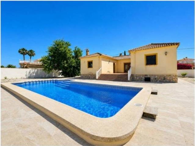 Casa en Venta en Catral