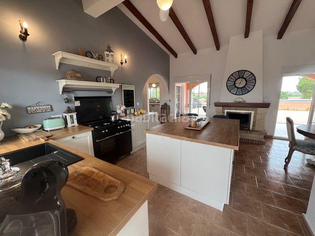 Casa en venta en Catral. Casa de campo en Dolores Alicante con 3 habitaciones y 2 baños. Casas.