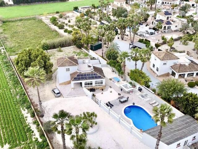 Casa en venta en Catral. Casas.
