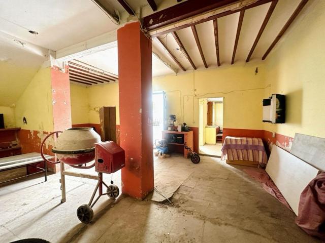 Casa en venta en Caudete. Casa señorial con enorme potencial en el centro de Caudete. Casas.