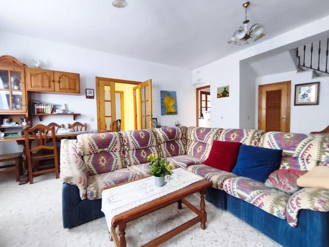 Casa en venta en Cazalla de la Sierra. DESCUBRE ESTA PRECIOSA CASA DE DOS PLANTAS SITUADA EN EL BONITO PUEBLO DE CAZALLA DE LA SIERRA. Casas Cazalla de la.