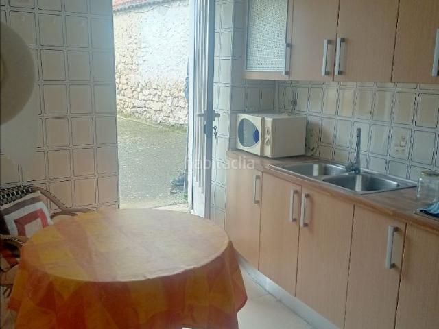 Casa en venta en Cañada del Hoyo. Amplia casa en el centro del pueblo con patio. Casas Cañada del.