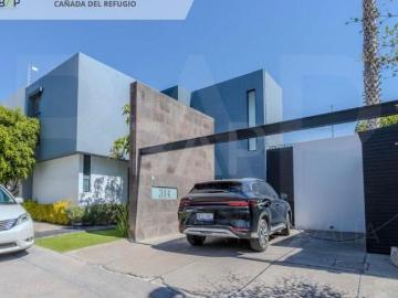 Casa en venta en cañada del Refugio, 3 habitaciones y alberca para disfrutar en familia