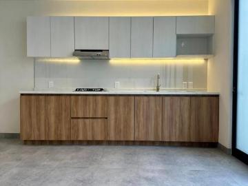 Casa en venta en Cañadas Tres Marías fraccionamiento privado con lago y canchas multideportivas
