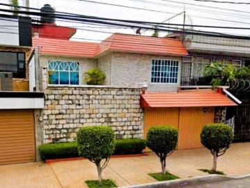 Casa en venta en Cecilio Robelo, Jardín Balbuena, Venustiano Carranza, CDMX
