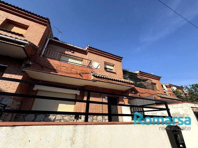 Casa adosada en venta en Cebreros. CHALET ADOSADO EN CEBREROS DE AVILA. Casas adosadas.