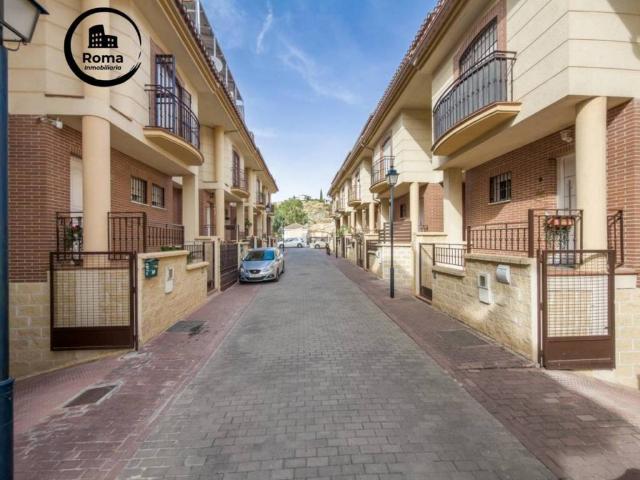 Casa en Venta en Cenes de La Vega