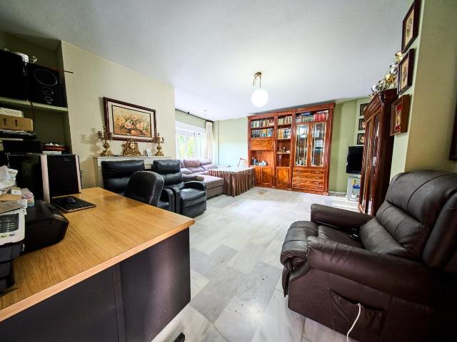 Casa en venta en Cenes de la Vega. PAREADA CON PISCINA AL PRINCIPIO DE LA CUESTA DEL AQUAOLA. Casas Cenes de la.
