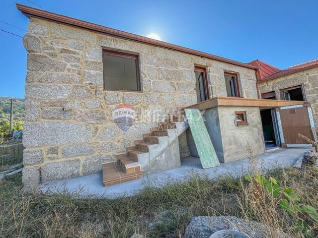 Casa en venta en Cenlle. Casas.