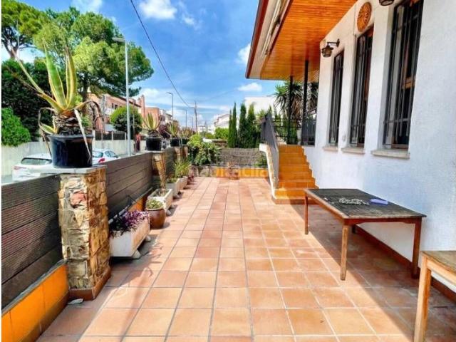 Casa en venta en Cerdanyola del Vallès, Serraparera. Exclusiva vivienda unifamiliar a cuatro vientos en Serraparera, Cerdanyola del Vallès. Casas Cerdanyola del.