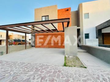CASA EN VENTA EN CERRADA CIRUELOS, RESID ALTOZANO, GÓMEZ PALACIO, DGO. 4