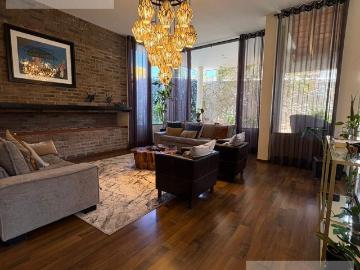 Casa en Venta en Cerrada de la Misión Campanario 13LC