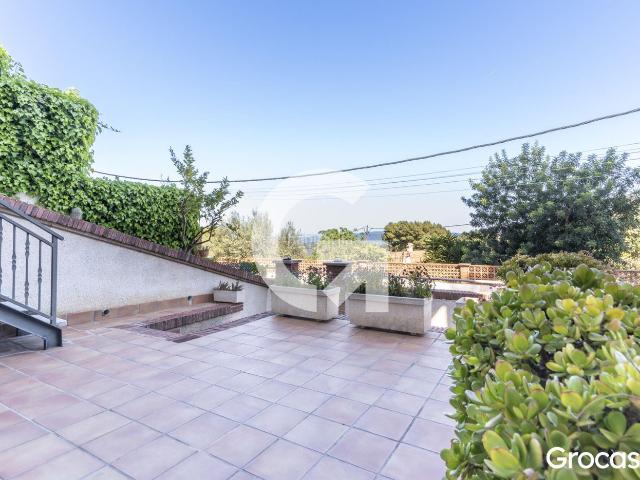 Casa en venta en Cervelló. Casa a cuatro vientos del 2003. Casas.