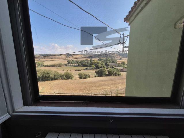 Casa en venta en Cervera. Casa de 266 m² con garaje, terraza y huerto en La Prenyanosa, cerca de Cervera y Guissona. Casas.