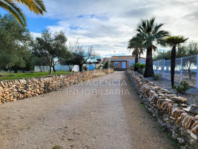 Casa en venta en Cervera del Maestre. CHALET EN VENTA EN TERMINO MUNICIPAL DE CERVERA DEL MAESTRE. Casas Cervera del.