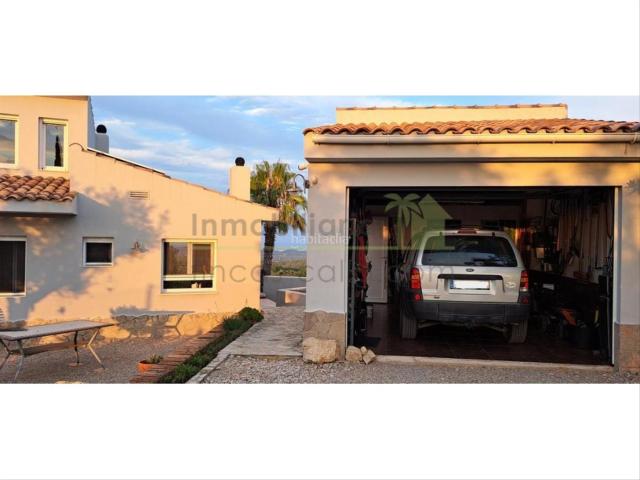Casa en venta en Cervera del Maestre. Finca, piscina, garaje con espectaculares vistas al mar. Casas Cervera del.