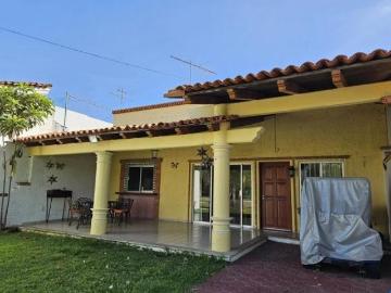 CASA EN VENTA EN CHAPALA