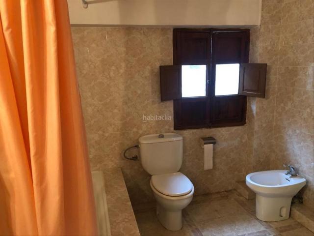 Casa en venta en Chella. GRAN BAJADA DE PRECIO!PRECIOSA CASA CON PATIO Y GARAJE EN EL CENTRO DE CHELLA. Casas.