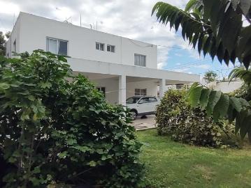 CASA EN VENTA EN CHETUMAL EN RESIDENCIAL A 3 ESQUINAS DEL MAR