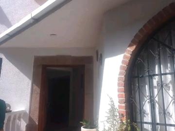 Casa en Venta en Chiautla, México: Amplia y Cómoda
