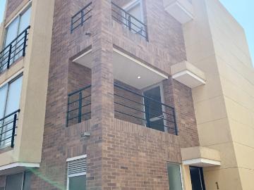 Casa En Venta En Chia V121379