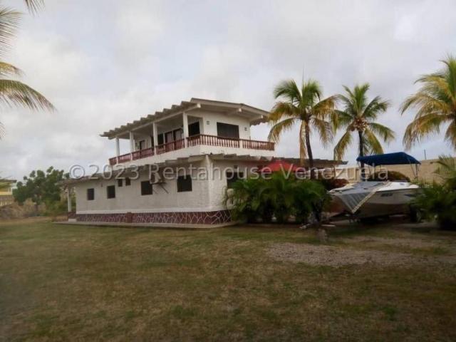 Casa en Venta en Chichiriviche Falcón 270 m2. 7 hab