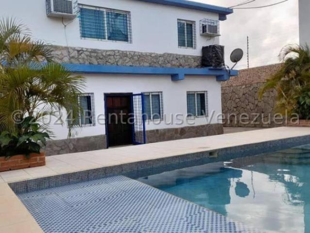 Casa en Venta en Chichiriviche Falcón 350 m2. 4 hab