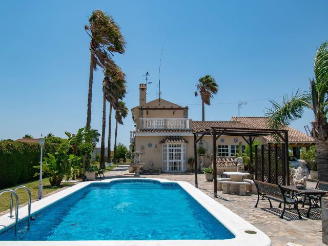 Casa en venta en Chiclana de la Frontera, Las Lagunas Campano. Casas Chiclana de la.