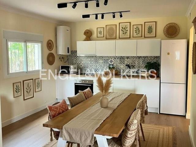 Casa en venta en Chiclana de la Frontera, Las Lagunas Campano. Privacidad y Naturaleza Chalet íntegramente renovado, con jardín y piscina. Casas Chiclana de la.