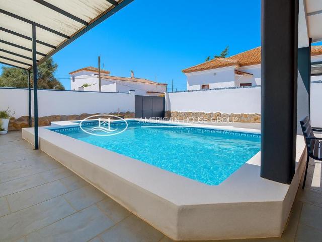 Casa en venta en Chiclana de la Frontera, Los Franceses La Vega. Moderno Chalet en Venta en la Zona del Marquesado, Chiclana de la Fra Cádiz. Casas Chiclana de la.
