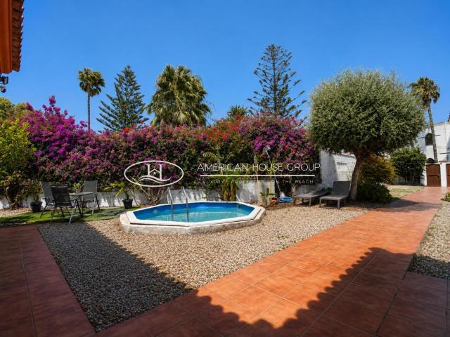 Casa en venta en Chiclana de la Frontera, Los Gallos. Encantador Chalet en Venta en Los Gallos, Chiclana de la Fra Cádiz. Casas Chiclana de la.