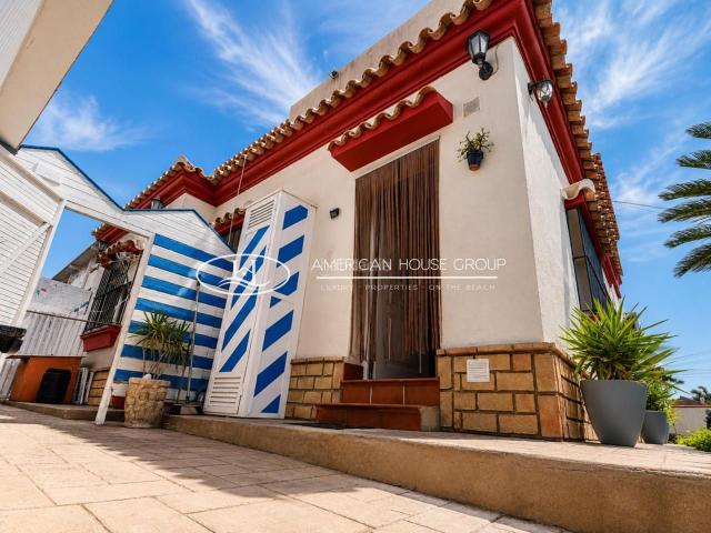 Casa en venta en Chiclana de la Frontera, Los Gallos. Fabuloso Chalet Urbano con Piscina en Venta en la Zona de Los Gallos, Chiclana de la Fra Cádiz. Casas Chiclana de la.