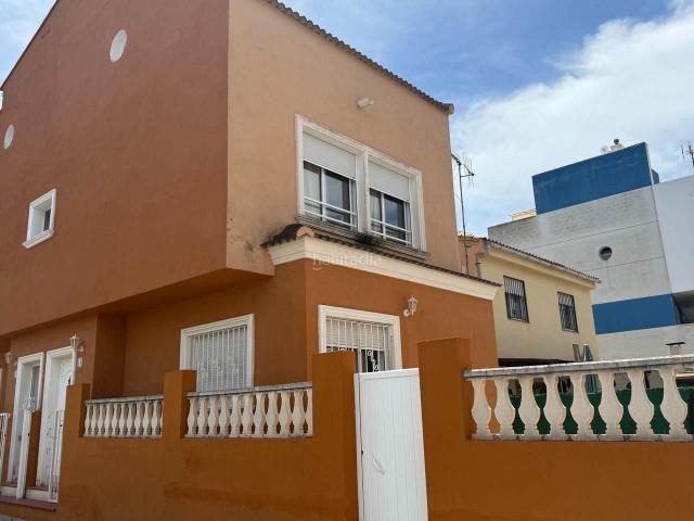 Casa en venta en Chilches. Casas.