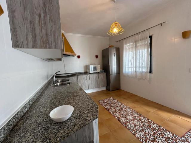 Casa en venta en Chipiona, Centro Este. CASA INDEPENDIENTE 6 DORMITORIOS EN CALLE NARANJO. Casas.