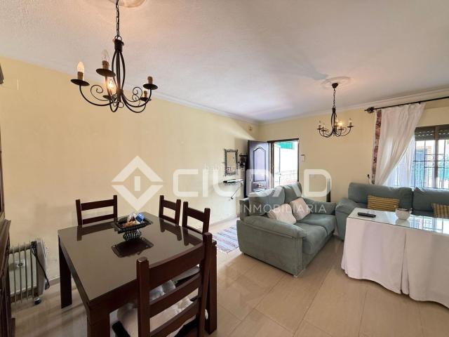 Casa en venta en Chipiona, Playa de la Regla. DÚPLEX EN VENTA. Casas.