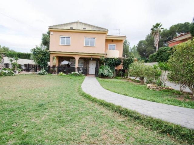 Casa en Venta en Chiva