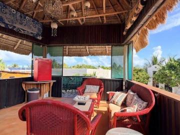 CASA EN VENTA EN CHUBURNA PUERTO, EQUIPADA Y AMUEBLADA, CON PANELES