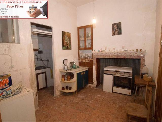 Casa en venta en Cieza. Casa en Calle Fulgencio Serra, dispone de 2 plantas, PRECIO A NEGOCIAR, precisa reformas. Casas.