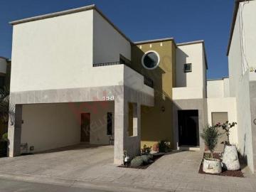Casa en Venta en Circuito Ciervo, Sector Viñedos | 3 Recámaras y Equipamiento Completo