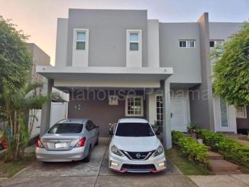 Casa en Venta en Ciudad de Panamá Brisas del Golf Panamá 157 m2. 3 hab