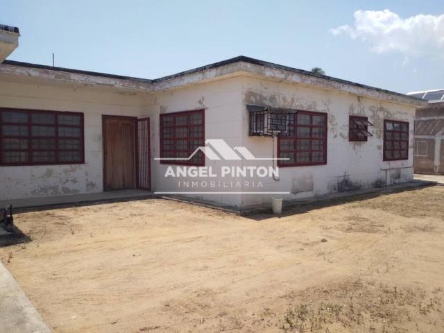 Casa en Venta en Ciudad Ojeda Zulia 215 m2. 4 hab