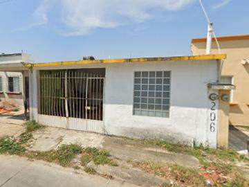 Casa en Venta en Ciudad Olmeca, Coatzacoalcos Excelente Ubicación