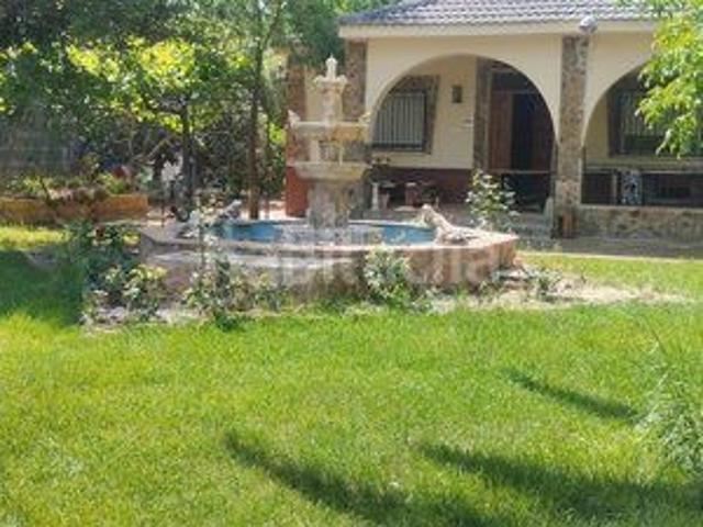 Casa en venta en Ciudad Real, Ciudad Jardín. Casa Chalet independiente en venta en Calle Rusia. Casas Ciudad.