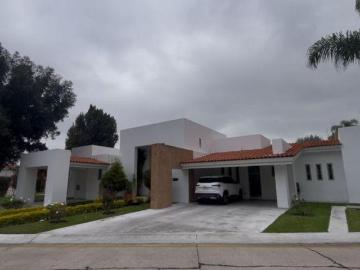 casa en venta en club de golf santa anita, moderna, de un piso