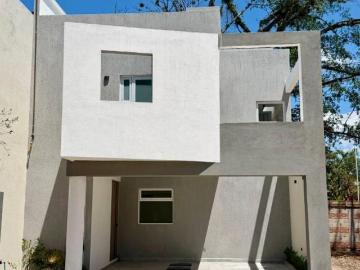 Casa en venta en Coatepec – Diseño vanguardista, habitación en PB y Roof garden