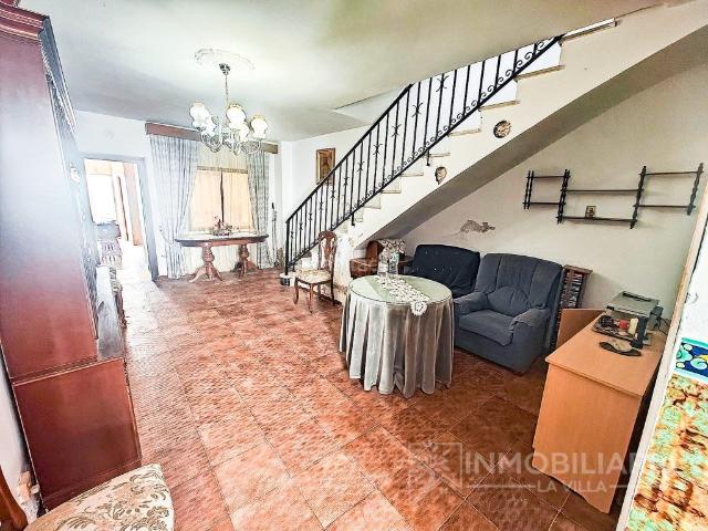 Casa en venta en Coín. Casa 4 habitaciónes, Duplex Venta Coín. Casas.