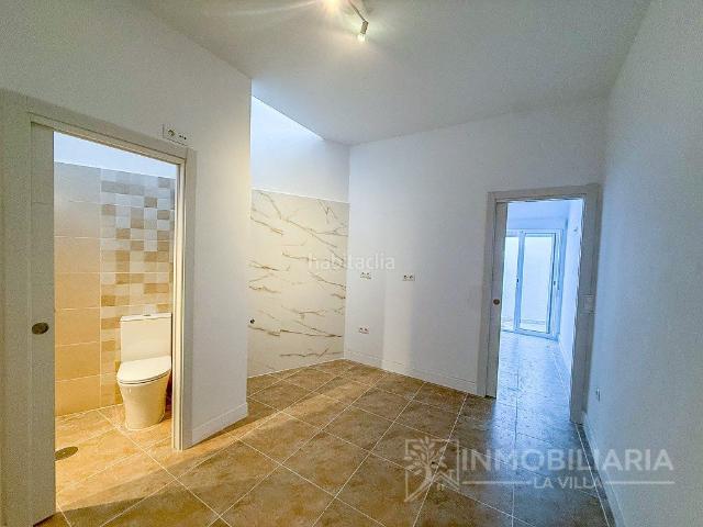 Casa en venta en Coín. Vivienda recién reformada en el centro de Coín. Casas.