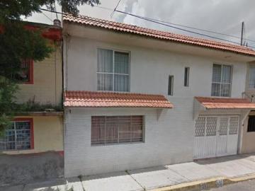 Casa en Venta en Col. Cerro de la Estrella, Iztapalapa